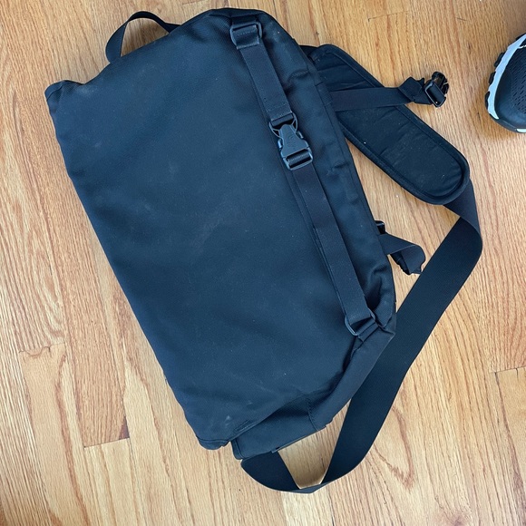 Crossbody northface messenger - Picture 2 of 3